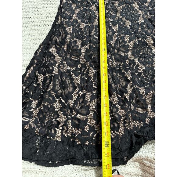 Betsy & Adam Maxi Mermaid Lace Dress Formal Cut Out Back Lined Size 6 Black Nude - Picture 6 of 16